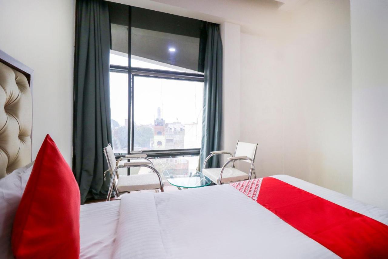 מלון ורנאסי Oyo Flagship 69860 Mastana Palace מראה חיצוני תמונה